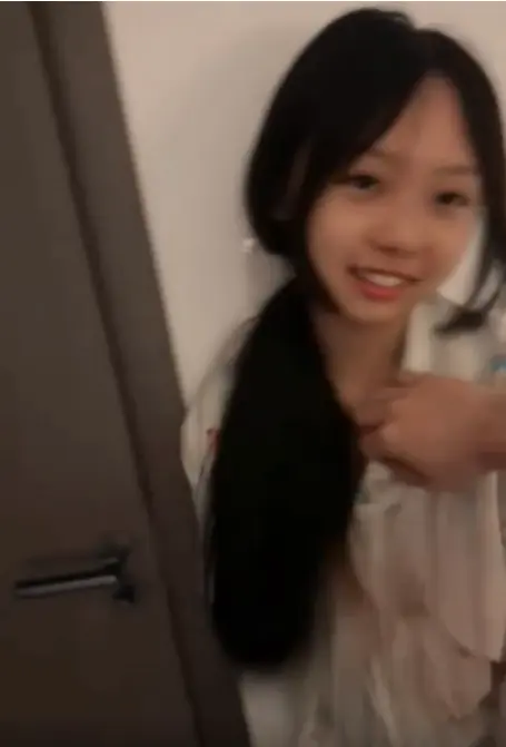 《湿妹刚满18岁》相关资源图片