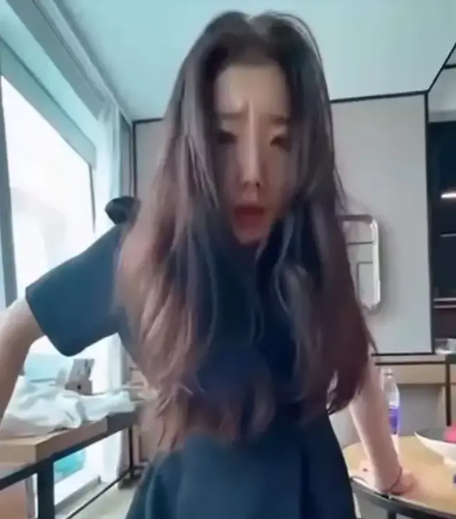 《警花张津瑜》<br />
《警花大战吕总》相关资源图片
