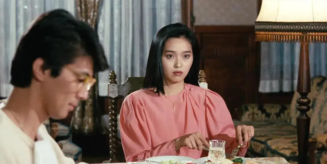 《女猫》